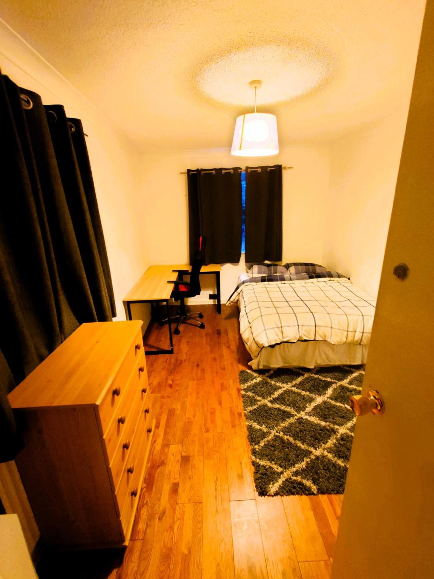 Edwardian 4 Bedrooms With 4 Bathrooms Townhouse, Next To Underground, Accommodates 10 People Casa de Férias