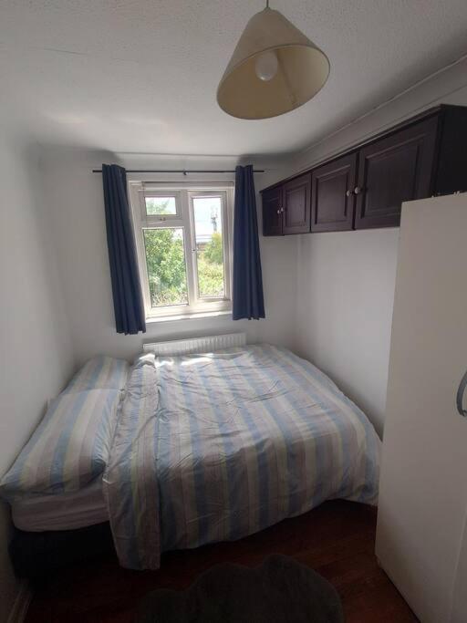 Edwardian 4 Bedrooms With 4 Bathrooms Townhouse, Next To Underground, Accommodates 10 People Vakantiehuis *