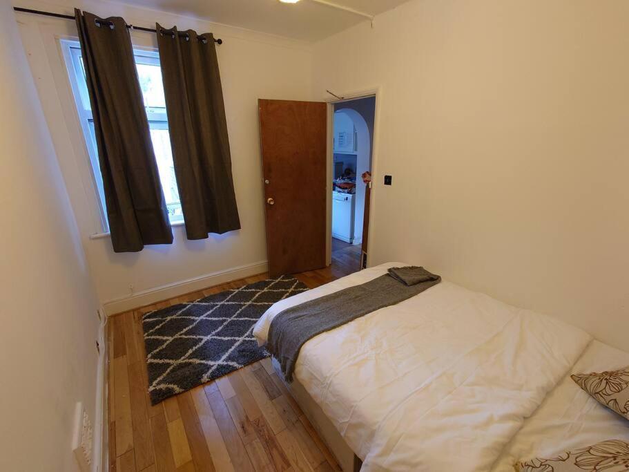 Vakantiehuis Edwardian 4 Bedrooms With 4 Bathrooms Townhouse, Next To Underground, Accommodates 10 People *